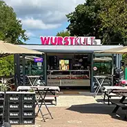 Küstenlümmel / Wurstkult Stand im Südsee-Camp